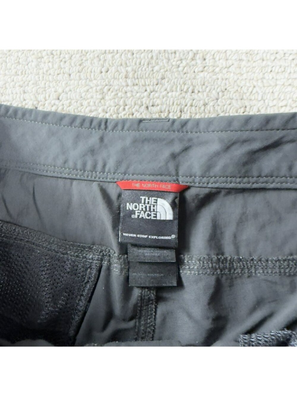 The North Face Khaki Cargo Shorts Gray Men’s Size 32 x 9 - Picture 2 of 6